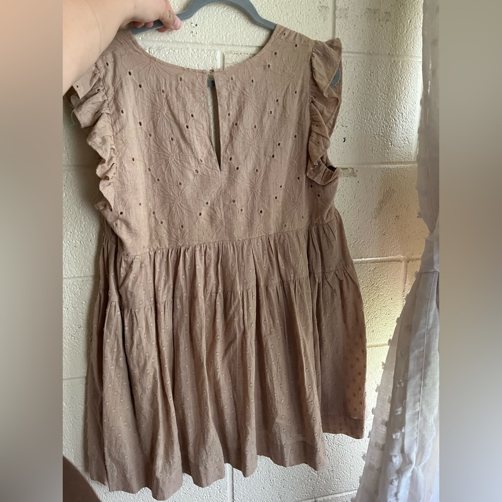 Urban Outfitters Mustard Seed Romper Dress Ruffle Eyelet Tan Taupe Boho Mini EUC - Picture 3 of 7